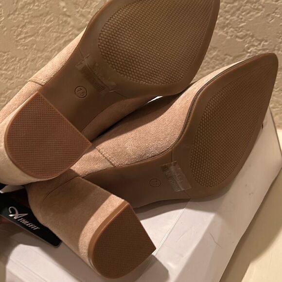 Athlefit Womens 7.5 Pointed Toe Sock Booties Beige Nude Tan Suede Block Heel New - Picture 7 of 9